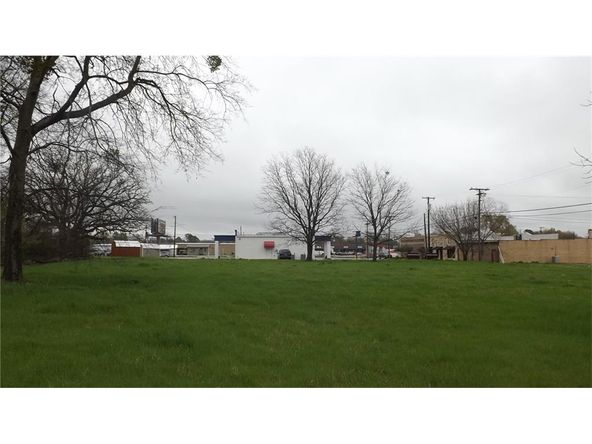 1068 Village Dr, Sulphur Springs, TX 75482